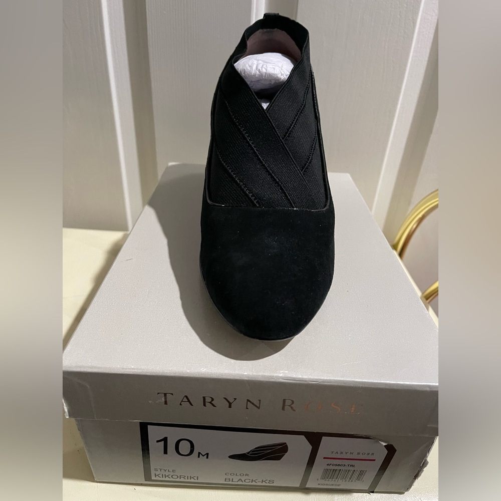 Taryn Rose
Kikoriki Suede Wedge Bootie, Black
Size 10